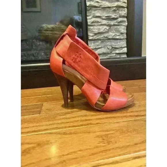 Theory Red Leather Wood Heels 36.5 Work Casual Going Out Fancy - Picture 1 of 12
